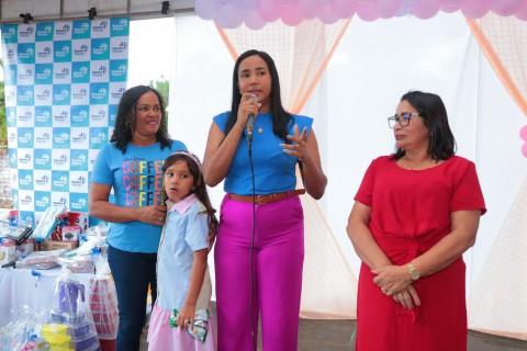 Prefeita Paula Azevedo participa de homenagem às mães realizada por Yanne Pessoa na Pindoba