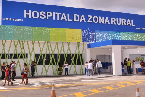 1 / 3 Prefeito Eduardo Braide amplia serviços e capacidade de atendimento com entrega do Novo Hospital da Zona Rural